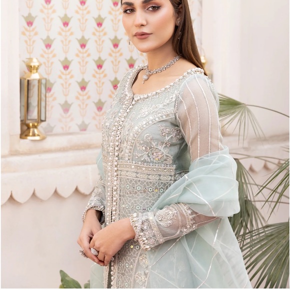 Pakistani brand MaryumnMaria formal wear outfit - Picture 4 of 5